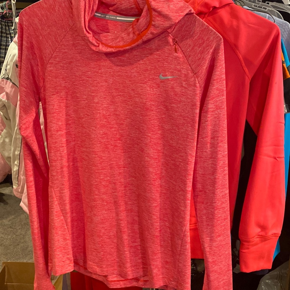 Nike running long sleeve smooth hood!
